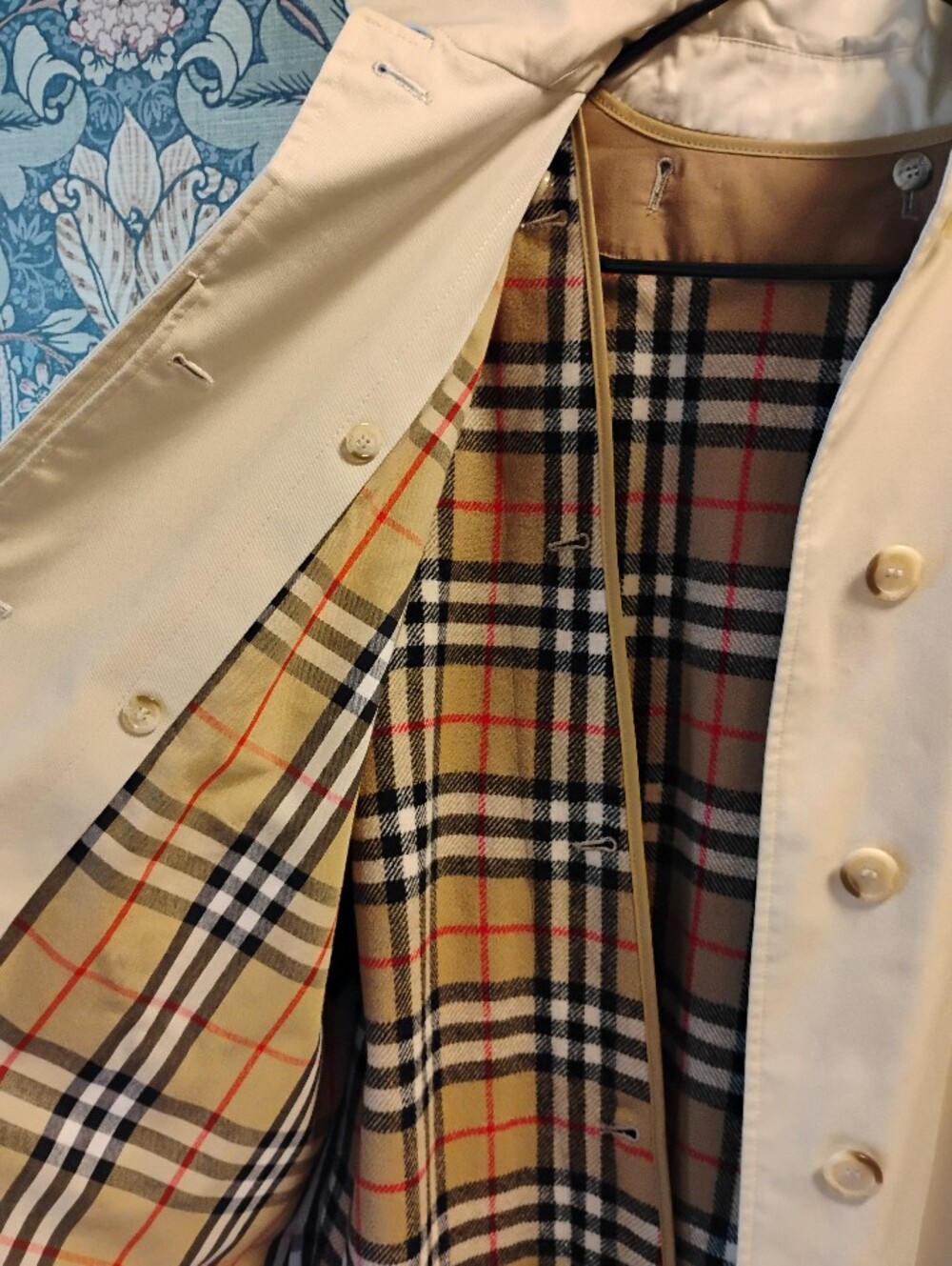 Vintage Burberry Trench Coat With Removable Liner, Mid length - Picture 7 of 16